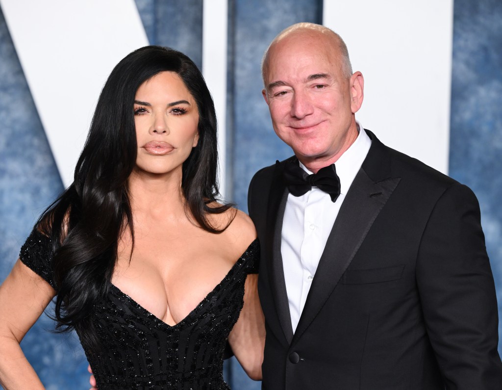 Billionaire Jeff Bezos Engaged To Partner Lauren Sánchez 3659