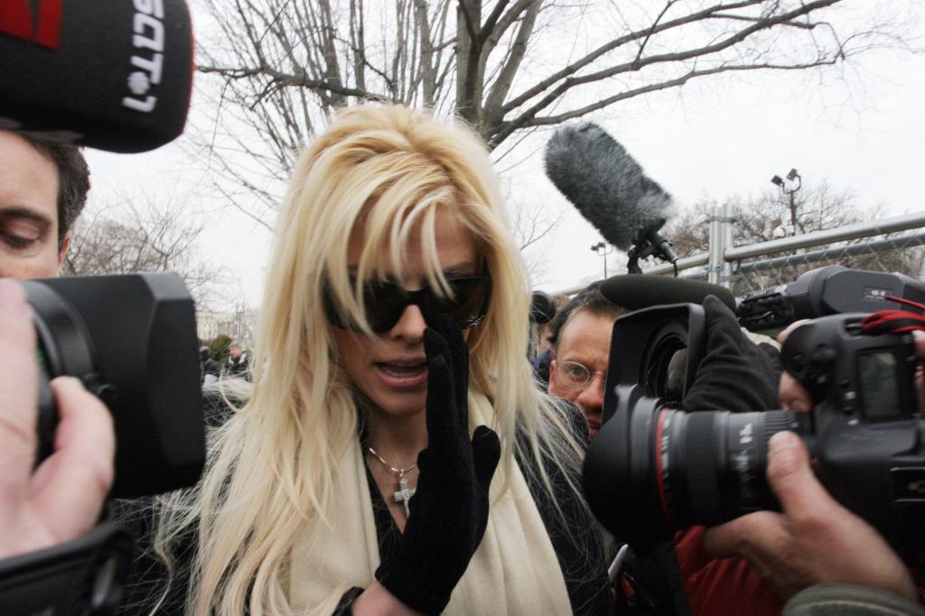 Anna Nicole Smith's Battle Over Her Billionaire Husband's Estate