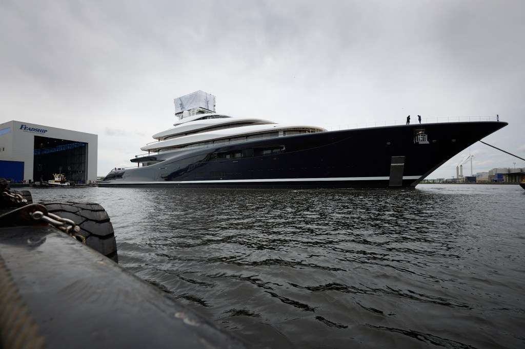 bill gates 600 million dollar yacht